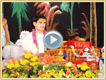 Shri Shayam Bihari Shastriji reciting Shrimad Bhagavat